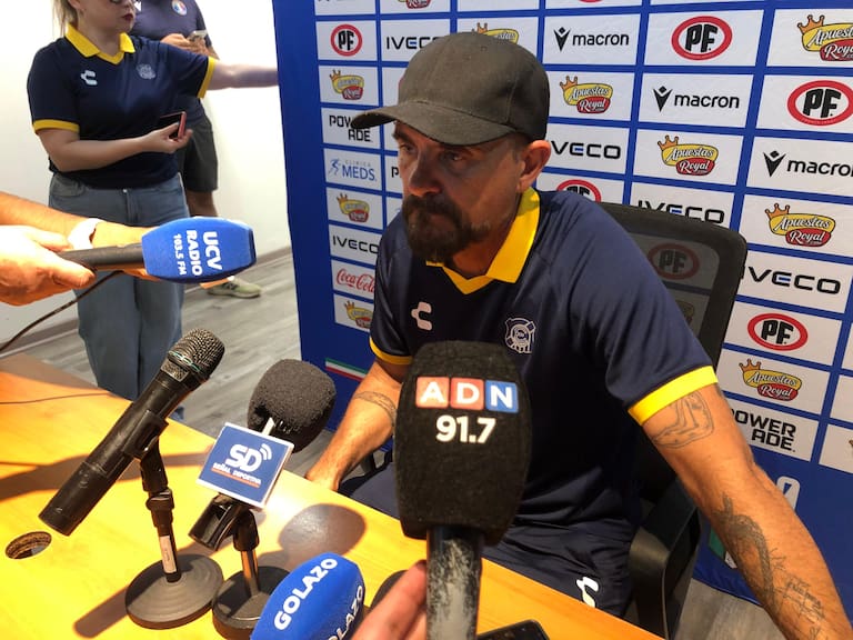 DT de Everton descarta renunciar tras solo sufrir derrotas en lo que va de 2026: “Tenemos para competir y revertir este mal momento”