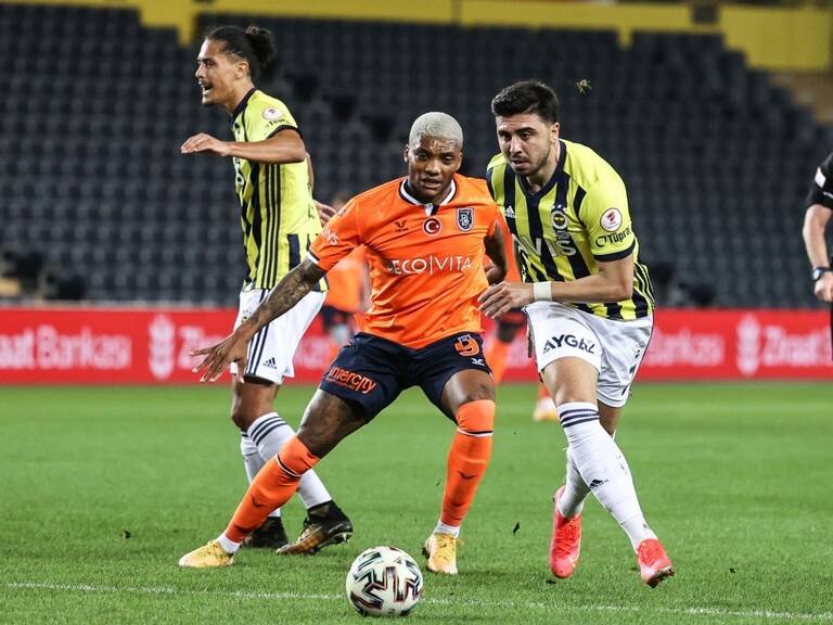 Junior Fernandes se quedó sin club tras fin del contrato con el Istanbul Basaksehir