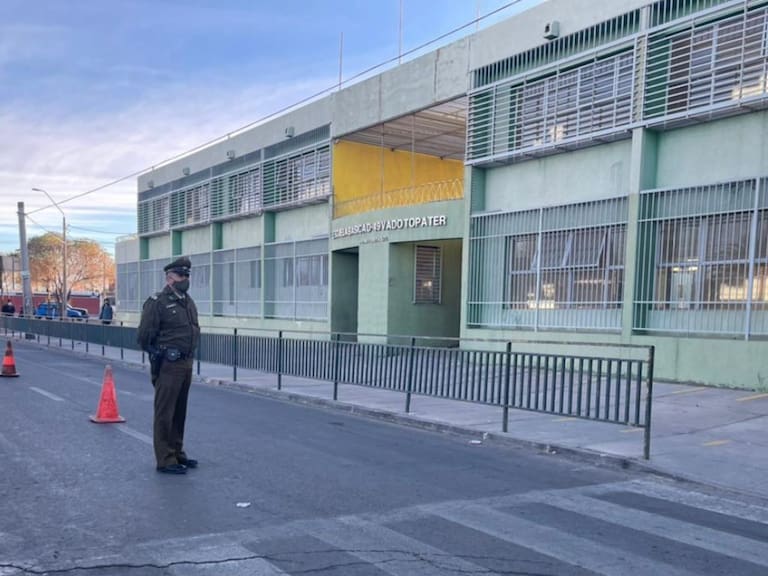 Alarma en Calama: estudiante de séptimo básico es sorprendido con arma en colegio