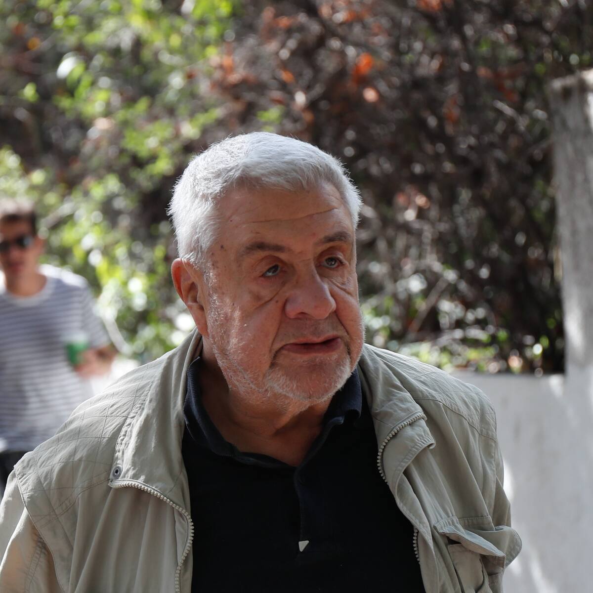 Julio Jung reaparece en una clínica de reposo en Chicureo con un particular consejo para superar los quiebres amorosos