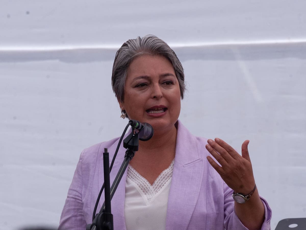 Jara critica respaldo de Kast a proyecto de conmutación de penas: “Su sector impulsa una ley para que criminales queden libres”