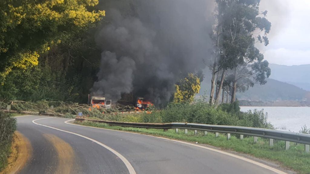 quema de camiones en ruta de Contulmo - región del Bio Bio - Provincia de Arauco