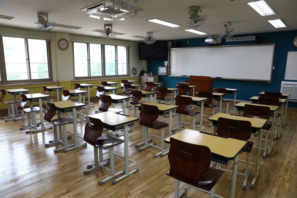 Una sala de clases vacía por el Covid-19 en Corea del Sur