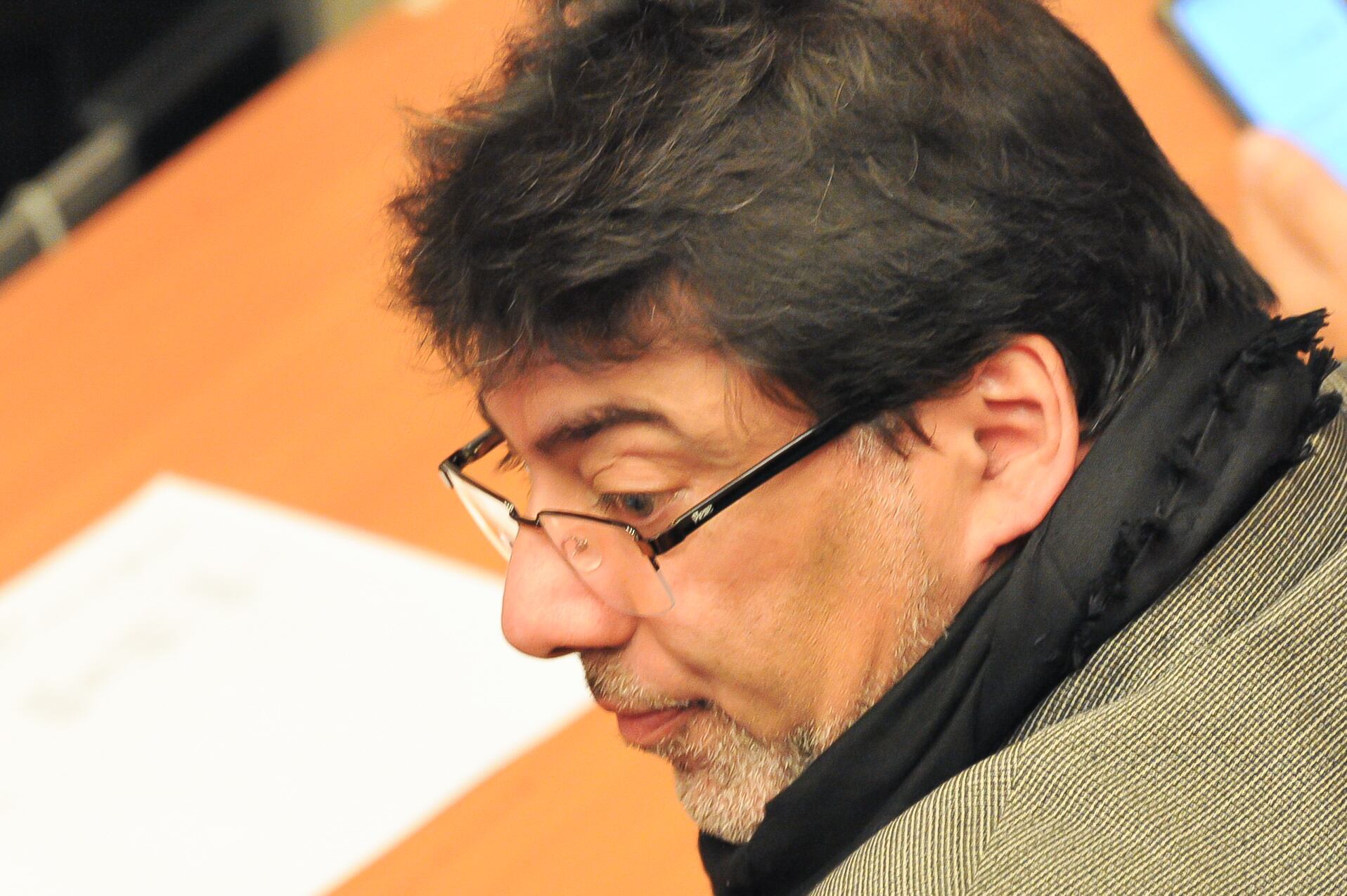 03 DE JUNIO DEL 2024 / SANTIAGOEn el 3° Juzgado de Garantía de Santiago, continúa la audiencia de formalización de la investigación contra el alcalde de Recoleta, Daniel Jadue, imputado por el Ministerio Público por delitos de cohecho, fraude al fisco y estafa, en el marco de la investigación del caso “farmacias populares”.
FOTO: VICTOR HUENANTE / AGENCIAUNO