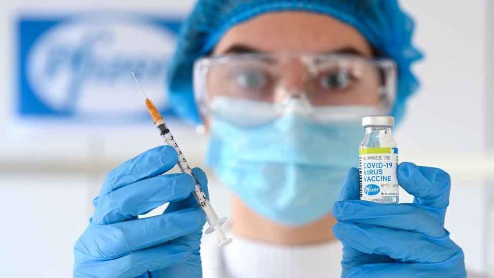La imagen de la vacuna de Pfizer y BioNTech