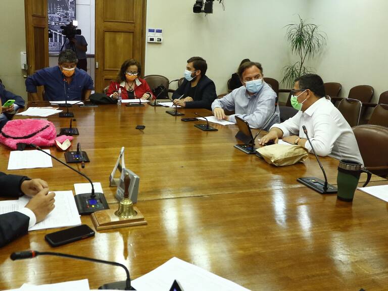 Comisión de Constitución de la Cámara postergó la votación de los proyectos de tercer retiro de las AFP