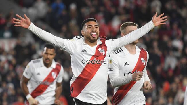 BUENOS AIRES, ARGENTINA - JULY 28: Paulo Diaz (C) of River Plate celebrates scoring his side's second goal during the match between River Plate and Racing as part of Liga Profesional 2023 at Estadio Mas Monumental Antonio Vespucio Liberti on July 28, 2023 in Buenos Aires, Argentina. (Photo by Gustavo Garello/Jam Media/Getty Images)