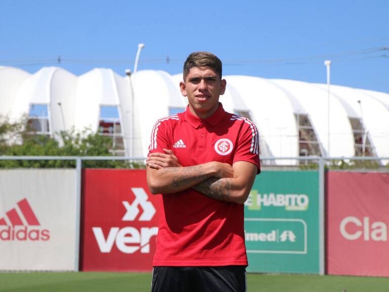 Inter de Porto Alegre le da oficialmente la bienvenida a Carlos Palacios