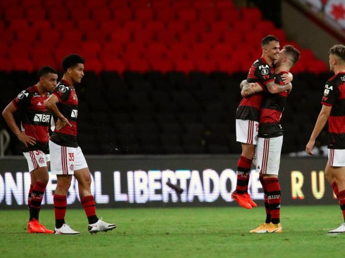 Flamengo de Mauricio Isla venció a Junior y clasificó como líder de su grupo a la siguiente fase de Copa Libertadores