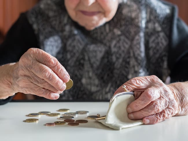 Edadismo Bancario: expertos entregan claves para facilitar acceso de adultos mayores a servicios financieros