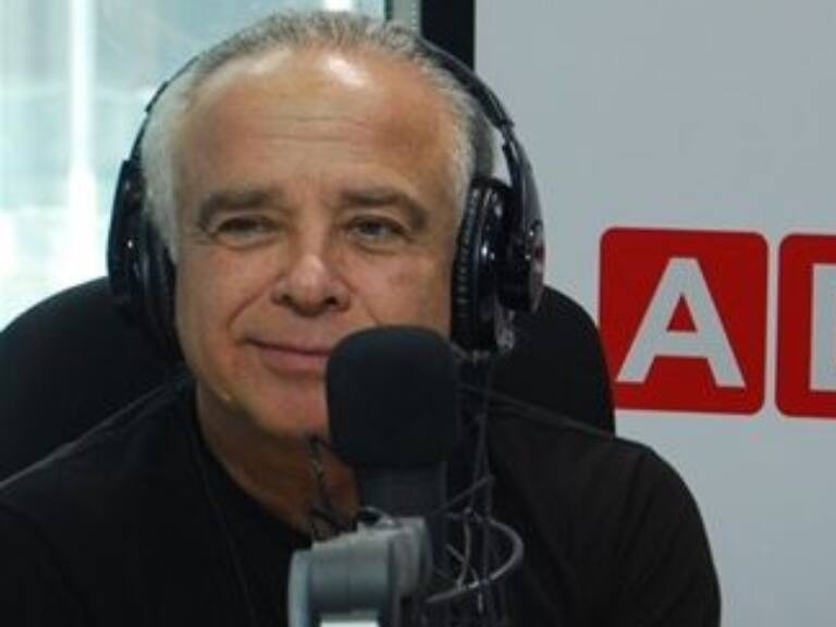 Fernando Ubiergo contra Joaquín Lavín y las sociedades anónimas en el fútbol: “No me lo imagino pegándole a una pelota”