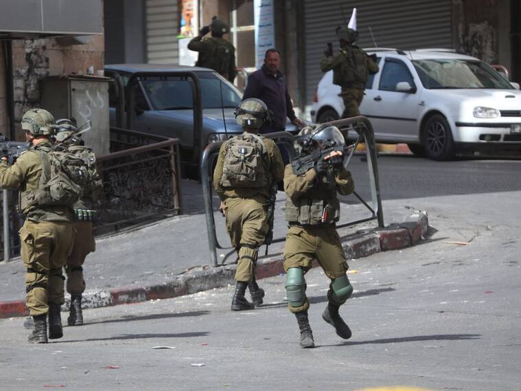 Soldados israelíes disparan contra manifestantes palestinos en Cisjordania