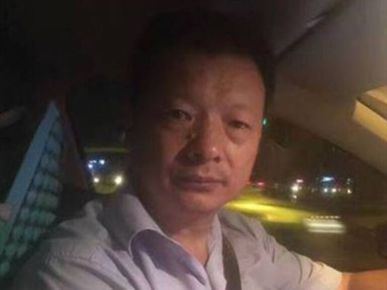 Hombre se hizo taxista para encontrar a su hija perdida hace 24 años