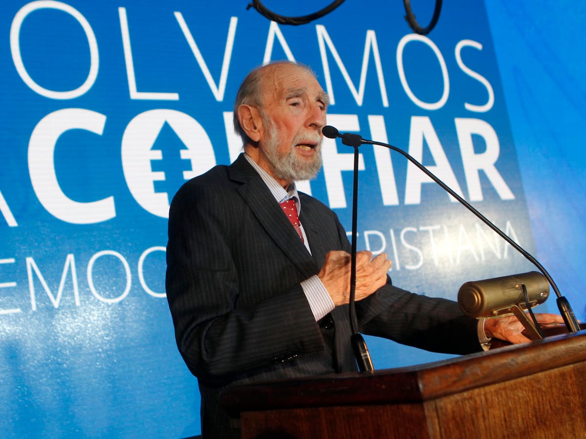 Muere Mariano Ruiz Esquide a los 93 años, exsenador DC e integrante del “Grupo de los Trece”