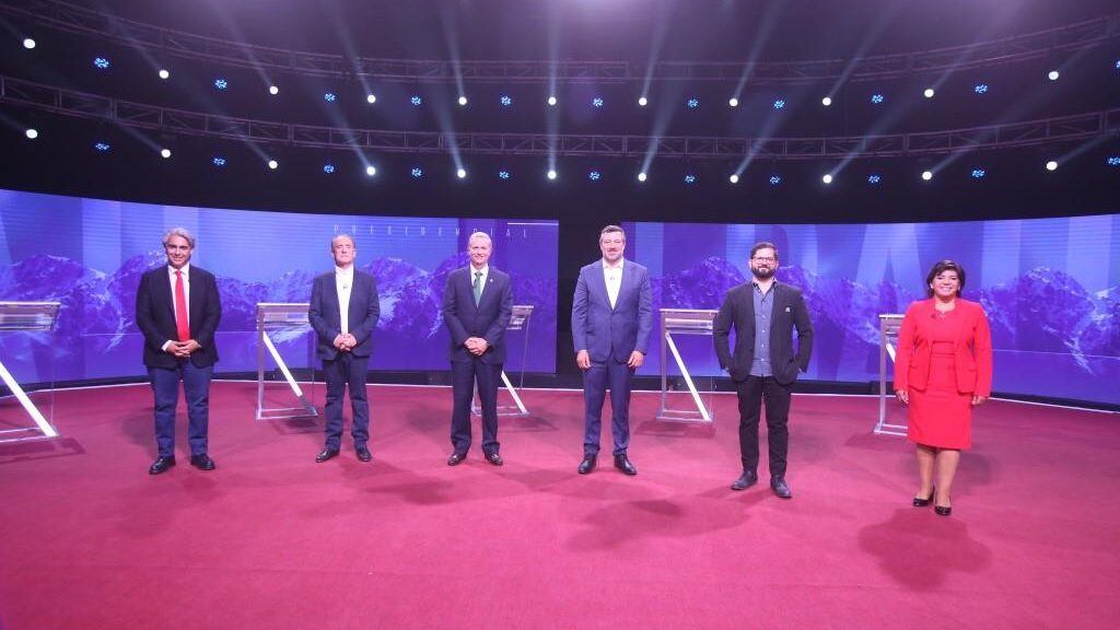 el segundo debate presidencial televisado, que se realizó a un mes y medio de las elecciones generales 2021