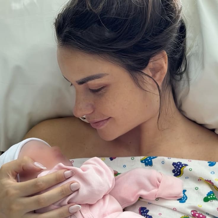 “Mi amor, por favor, confía en mí“: Emilia Dides revela complejo momento durante el parto de su hija