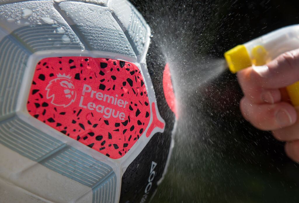 Desinfectan el balón oficial de la liga británica