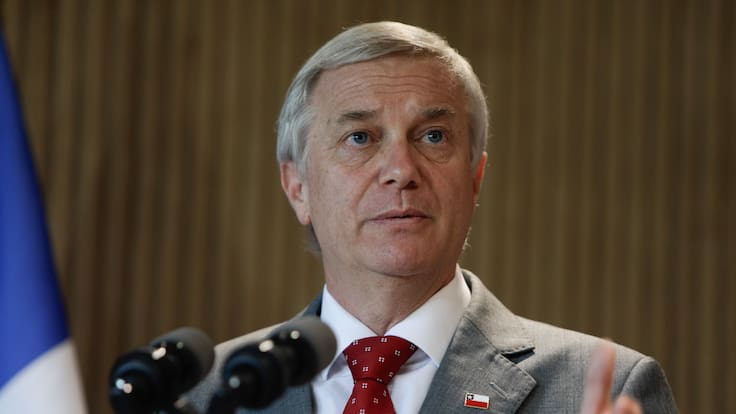 Aprobación del Presidente Kast alcanza el 38%: proyecto de reconstrucción genera división