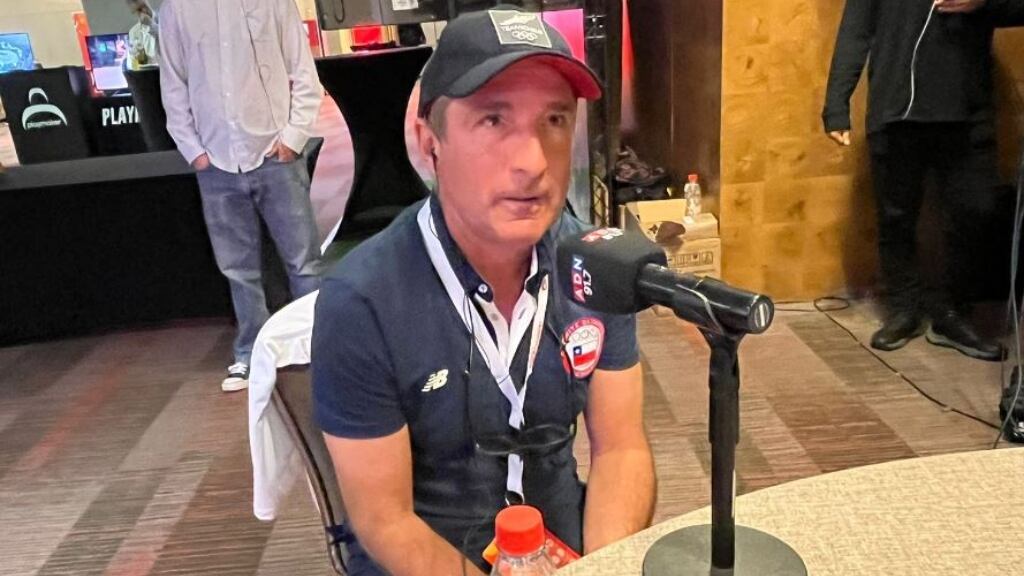 Sergio Cachito Vigil: "Al hockey de Chile le faltan seis años de trabajo para estar en el sitial de los equipos top"