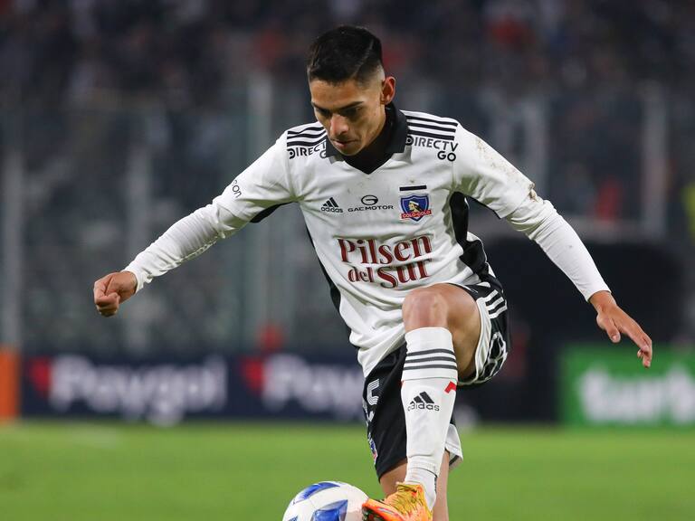 Daniel Morón confirma que Colo Colo busca la renovación de Joan Cruz