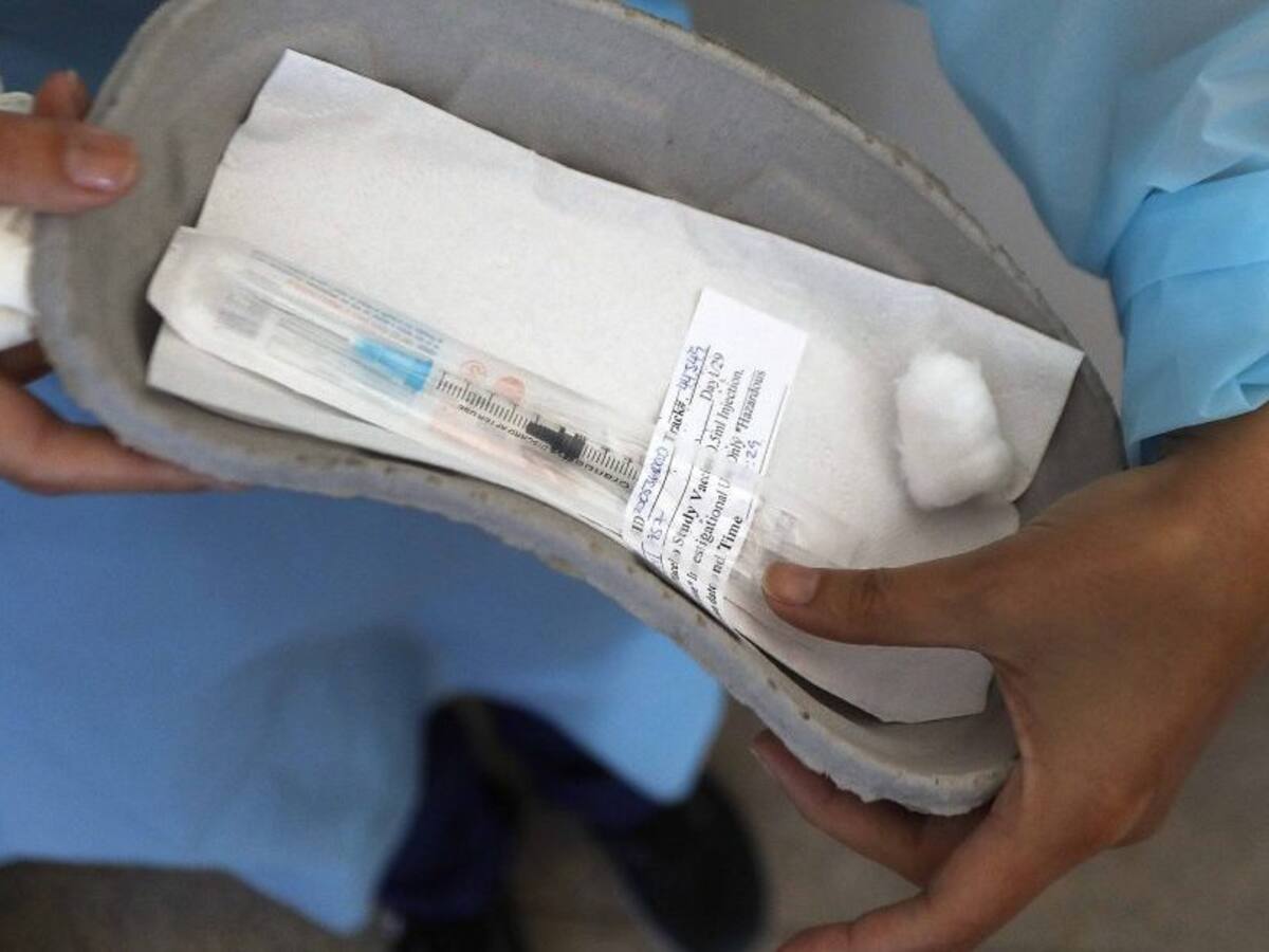 Dra. María Elena Santolaya, líder de ensayos de vacuna Oxford/AstraZeneca en Chile: «La inmunidad se mide después de la segunda dosis»