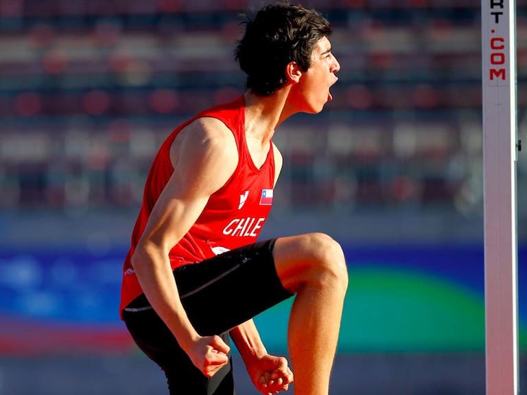 PODCAST | Santiago 2023: Los anhelos del joven atleta Nicolás Numair, récord juvenil de salto alto