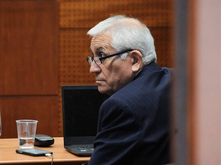 Sentencian a 17 años de cárcel a exdirector de la PDI Héctor Espinosa por delitos de corrupción