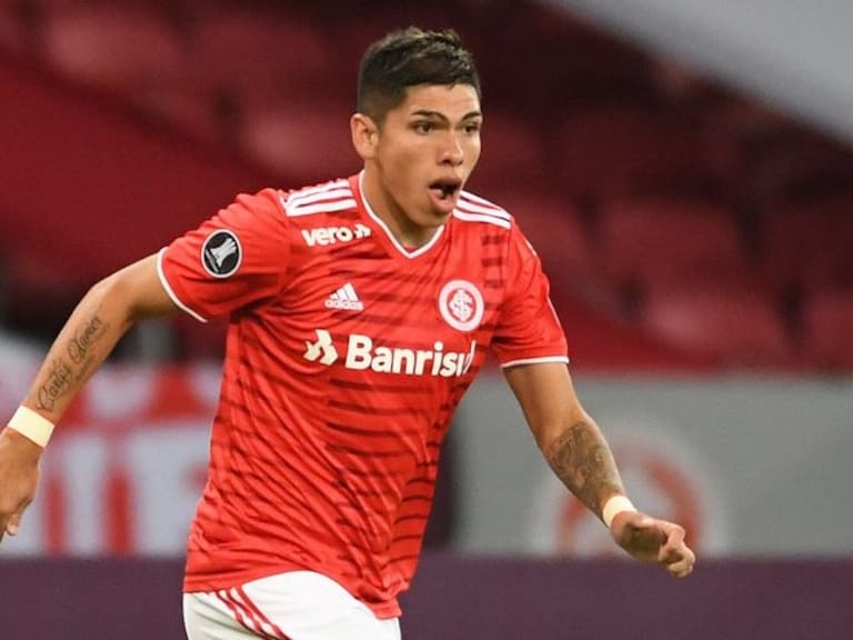 Carlos Palacios fue escogido como el mejor futbolista extranjero en la jornada 34 del Brasileirao