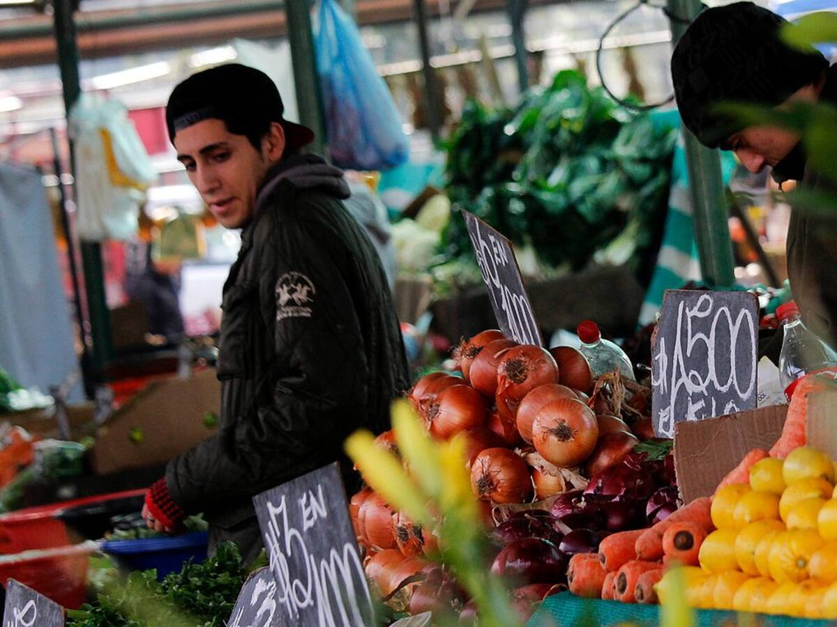 Trabajadores de ferias libres deberán obtener salvoconducto para desplazarse en la madrugada