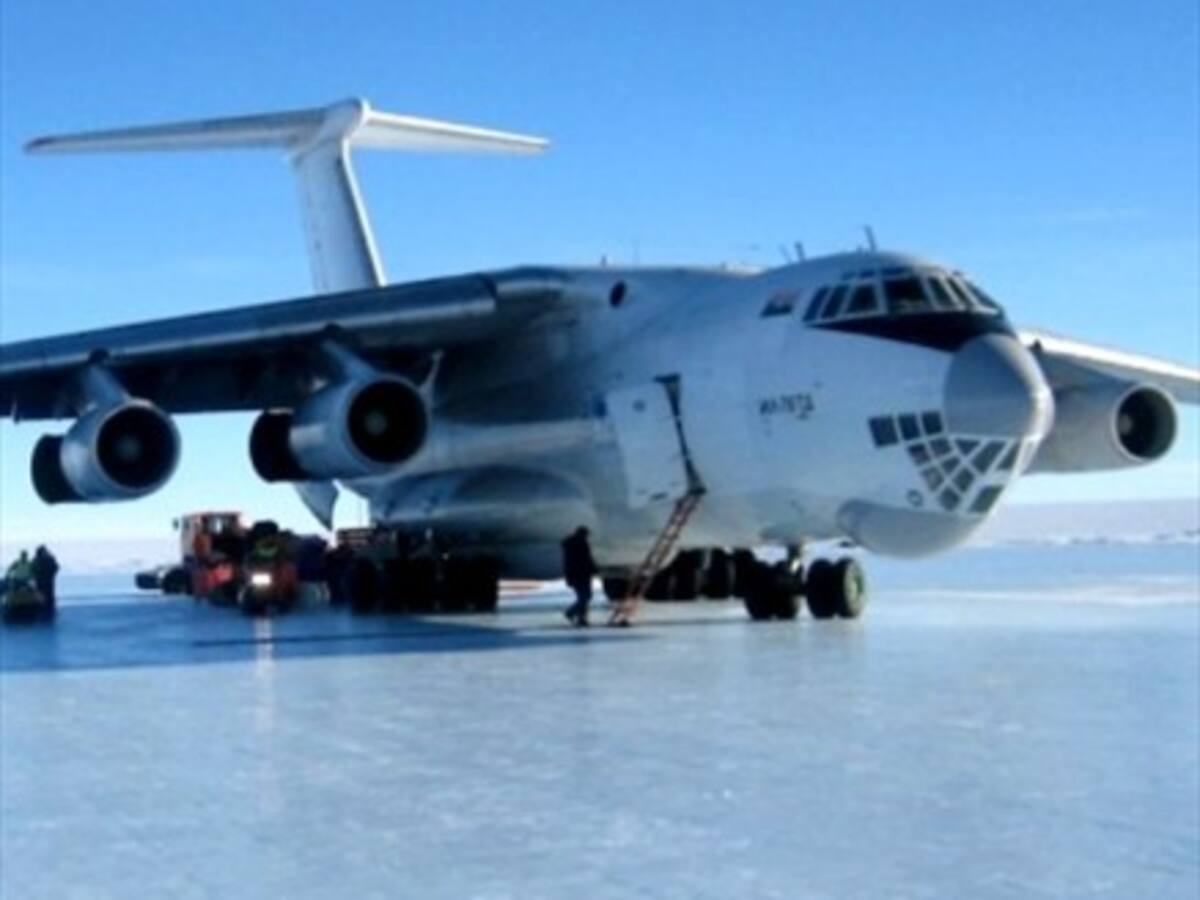 Argentina hará vuelos comerciales a la Antártica