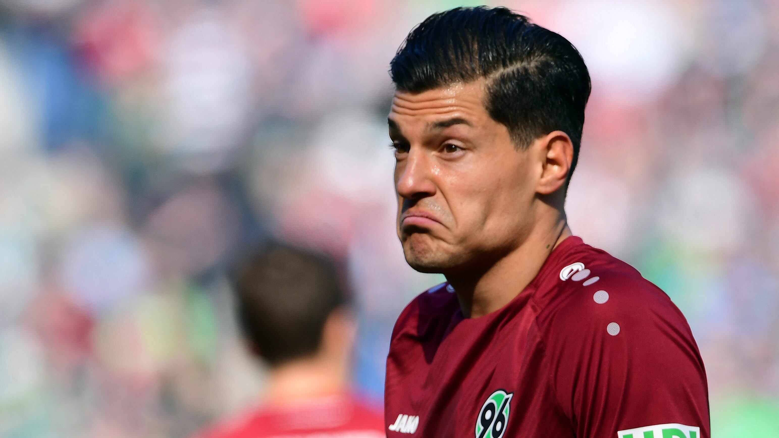 31 DE MARZO DE 2019/HANNOVER, ALEMANIAMiiko Albornoz, durante el partido por la liga alemana entre Hannover 96 vs Schalke.
FOTO: VALERIA WITTERS/WITTERS/AGENCIAUNO