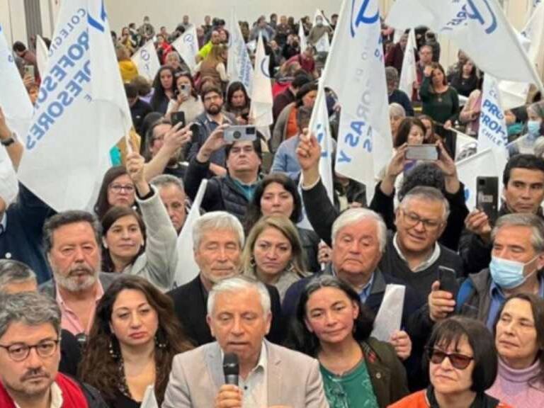 Colegio de Profesores anuncia paro nacional indefinido al regreso de las vacaciones de invierno