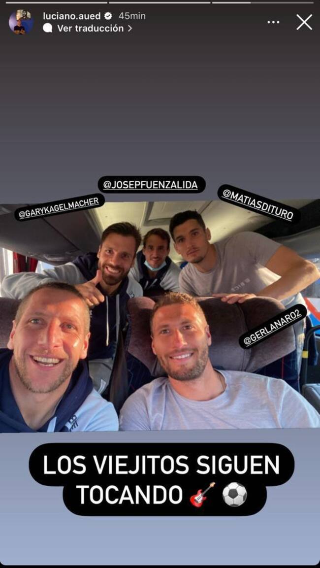 El festejo de Luciano Aued tras el triunfo en el Clásico Universitario.