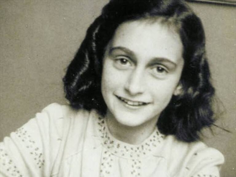 Descubren chistes cochinos y comentarios sobre sexualidad en nuevas páginas del diario de Ana Frank