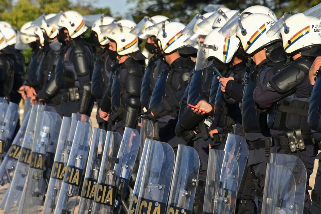 Policías se despliegan en Brasilia ante el cambio de mando presidencial en Brasil