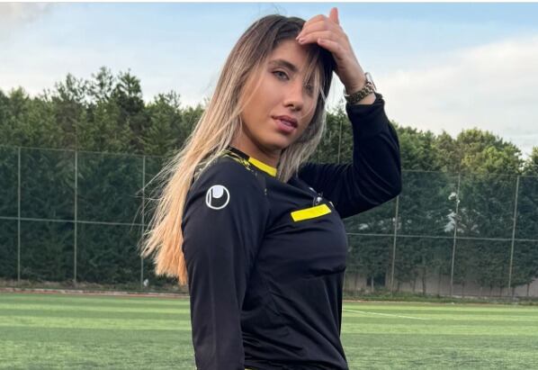 Instagram: @elifkaraarslan_17