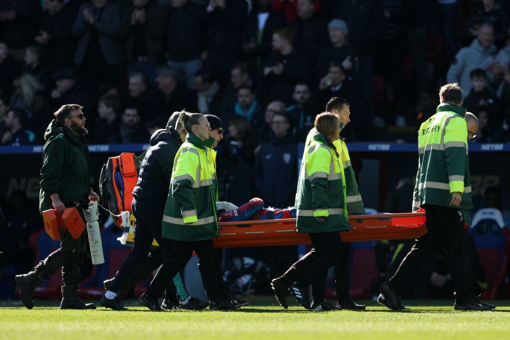 La brutal patada en la cara contra un jugador del Crystal Palace que sacude al fútbol inglés | Getty Images