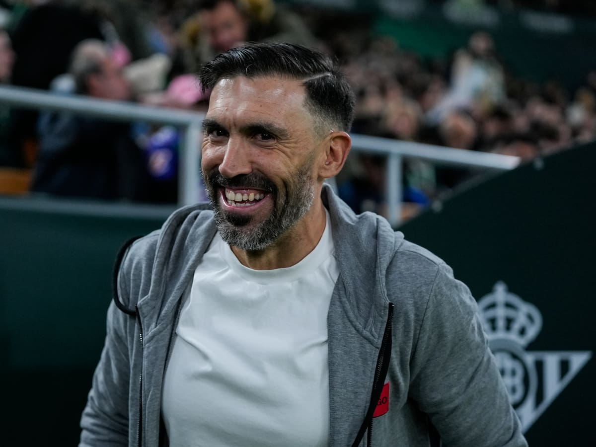 DT de Elche confiesa su admiración por otro chileno que brilló en Colo Colo: “Me encantaba”