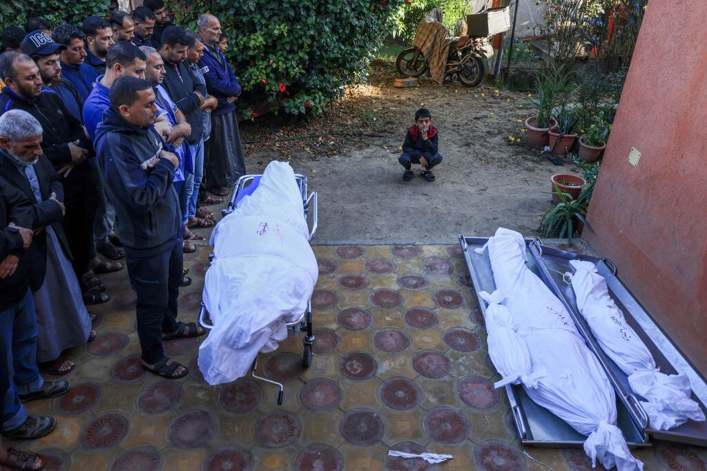 Palestinos se despiden de civiles asesinados por ataques de Israel sobre Gaza
