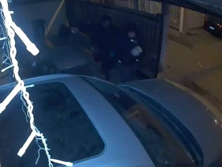 Robo con violencia afecta a familia en La Pintana: delincuentes se llevan joyas, teléfonos y camionetas