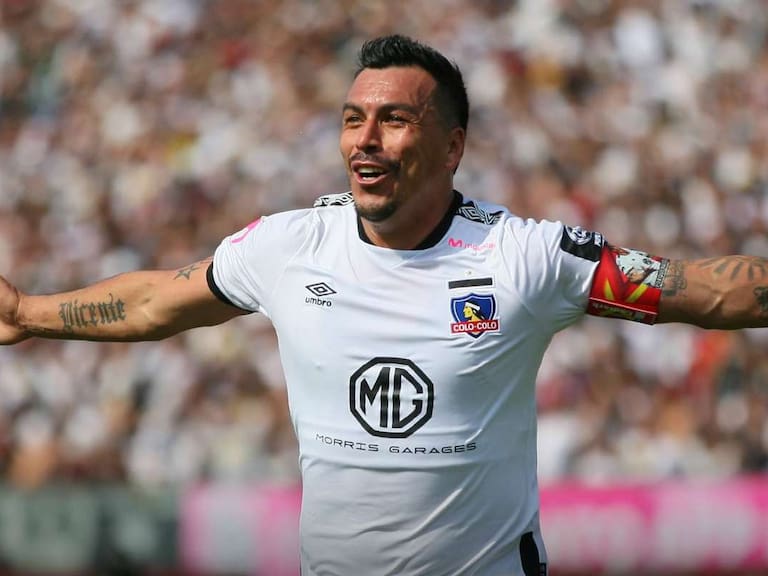 Esteban Paredes se convirtió en el goleador histórico de Colo Colo en Copa Libertadores tras anotación ante Peñarol