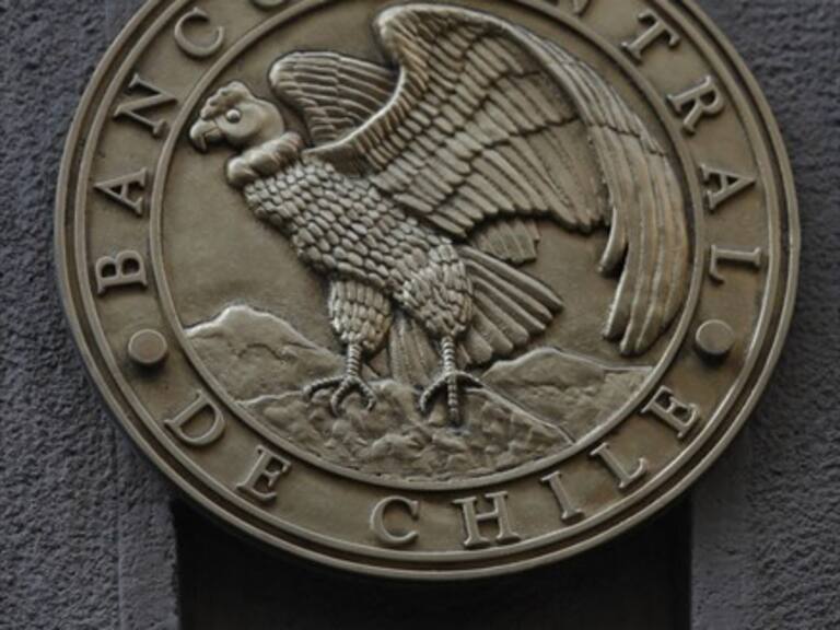 Banco Central inyectará USD$ 20 mil millones para frenar alza del dólar