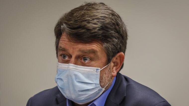 Claudio Orrego y destrozos en Lastarria: "Que el Gobierno haga la pega"