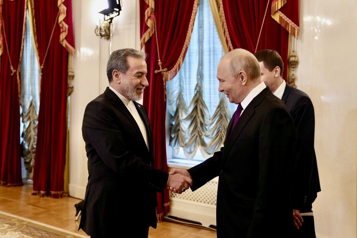 ST PETERSBURG, RUSSIA - APRIL 27: (----EDITORIAL USE ONLY - MANDATORY CREDIT - 'FOREIGN MINISTRY OF IRAN / HANDOUT' - NO MARKETING NO ADVERTISING CAMPAIGNS - DISTRIBUTED AS A SERVICE TO CLIENTS----) Iranâs Foreign Minister Abbas Araghchi (L) meets with the Russian President Vladimir Putin (R) in St. Petersburg, Russia on April 27, 2026. (Photo by Foreign Ministry of Iran / Handout/Anadolu via Getty Images)