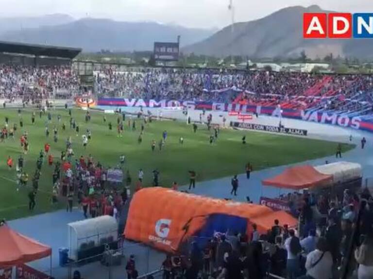 Un carabinero herido dejó la invasión de los hinchas de Universidad de Chile a la cancha de El Teniente