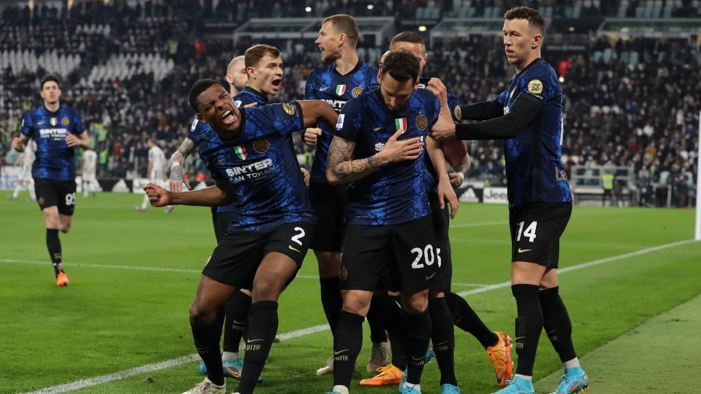 Con Arturo Vidal los últimos 12 minutos, Inter de Milán venció a Juventus para seguir soñando con el Scudetto