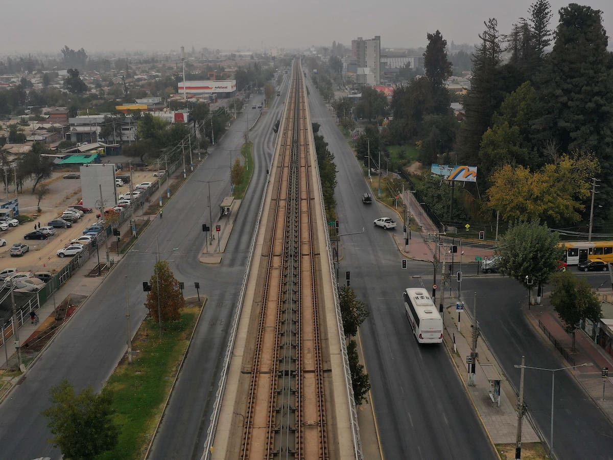 Cadem: 79% está en desacuerdo con levantar cuarentenas en comunas de la RM