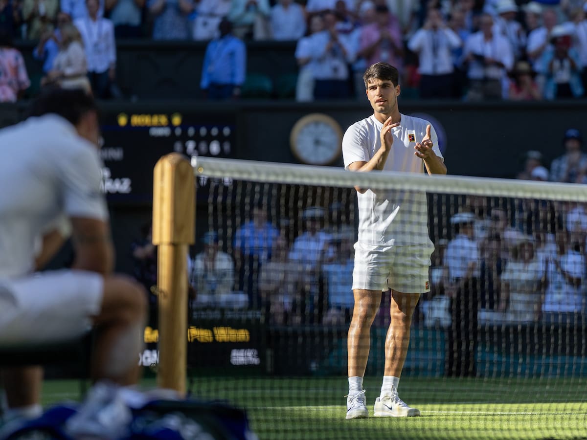 Carlos Alcaraz sufre para avanzar en Wimbledon y deja viral frase sobre su rival: “Tiene nivel para...”