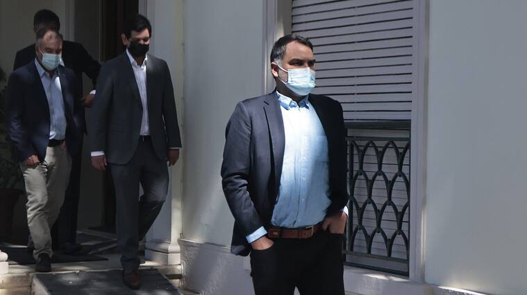 19 de enero 2022/SantiagoChile Vamos se retira del comando del Presidente electo, tras reunierse con el durante esta mañana. En la foto: María José Hoffman, Javier Macaya, Andres Molina, Diego Berríos
FOTO: KARIN POZO/AGENCIAUNO