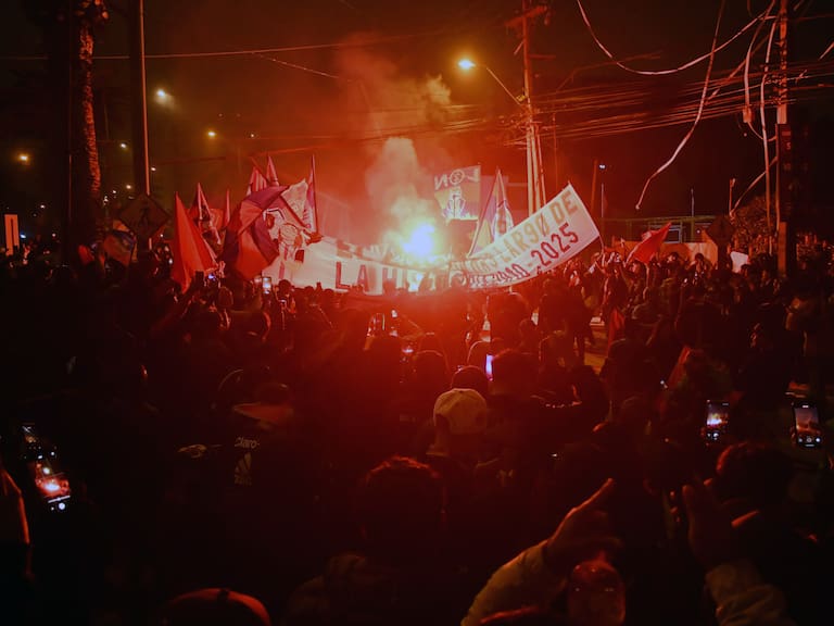 Universidad de Chile se pronuncia tras incidentes en banderazo en La Serena: “Como club estamos respondiendo por los daños ocurridos”